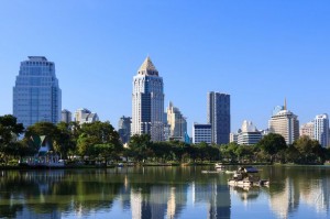 Skyline hinter dem Lumphini Park